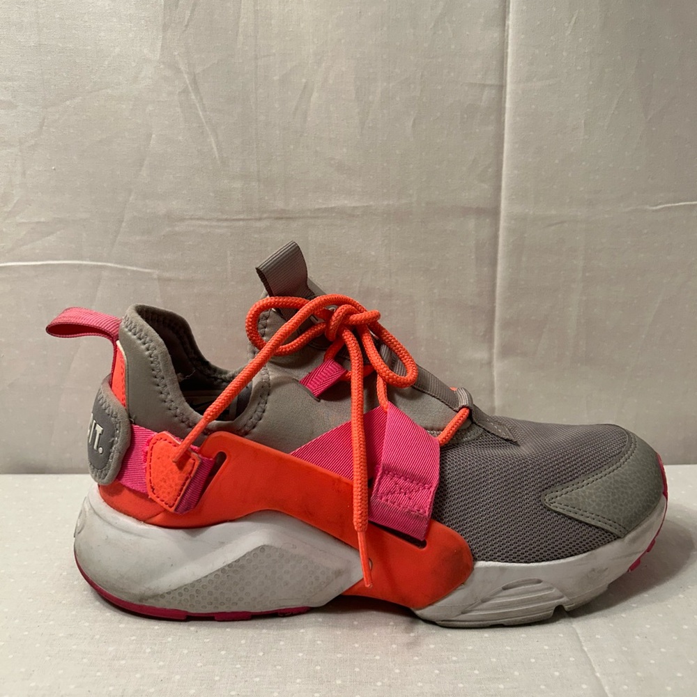 Nike Women’s Huarache Running Shoes, AH6804-007, size 8